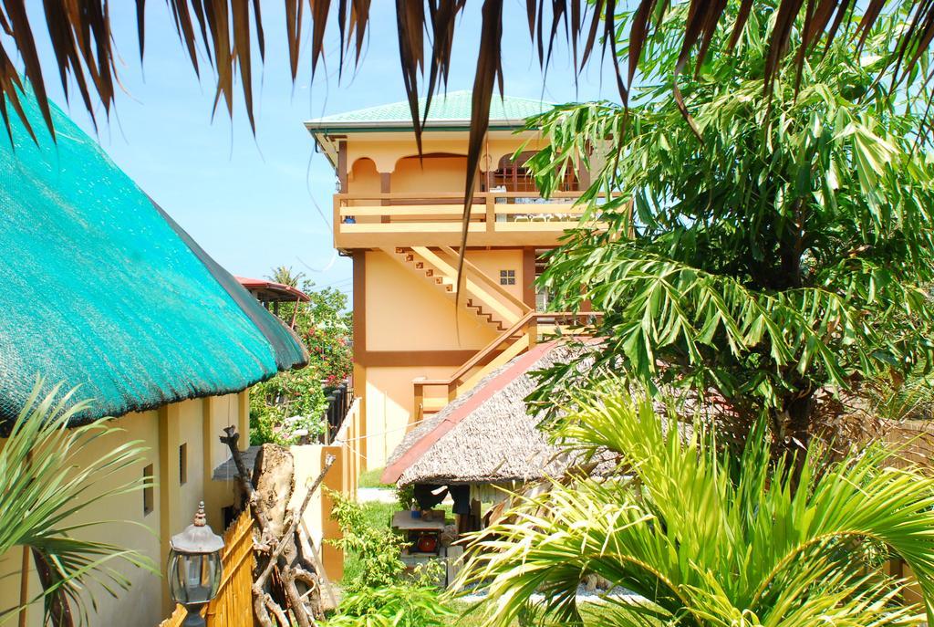 Casa Aviara Resort & Hotel Puerto Galera Exterior photo